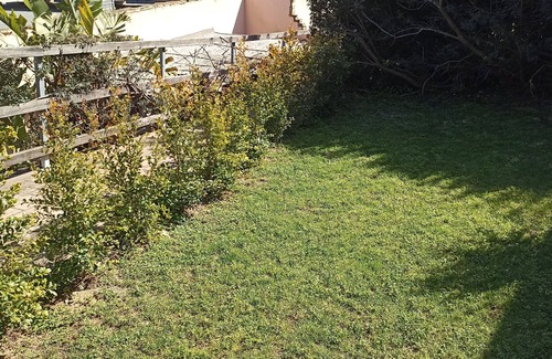 Is Molas Villa | Casa de vacaciones 'Erika House Is Molas' inmersa en el verde con vistas al mar y Wi-Fi