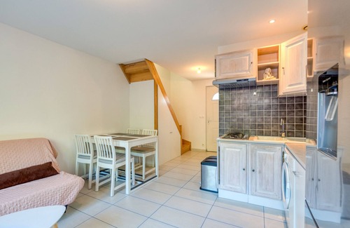 Le Bosc Casa | Casa de Vacaciones 'Gîte Dúplex Patio Cerca del Lago Salagou' con Jardín Privado y Wi-Fi