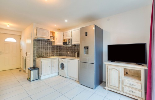 Le Bosc Casa | Casa de Vacaciones 'Gîte Dúplex Patio Cerca del Lago Salagou' con Jardín Privado y Wi-Fi