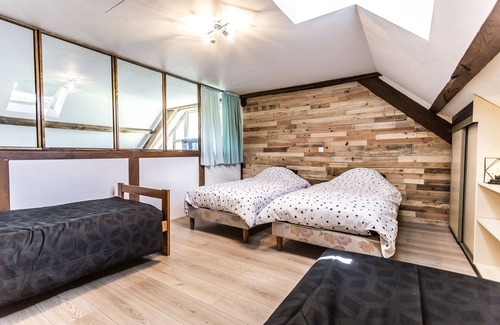 Fresselines Casa | Holiday Home 'Gîte Le Puyrajaud' with Private Terrace, Private Garden and Wi-Fi