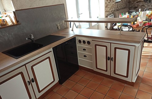 Fresselines Casa | Holiday Home 'Gîte Le Puyrajaud' with Private Terrace, Private Garden and Wi-Fi