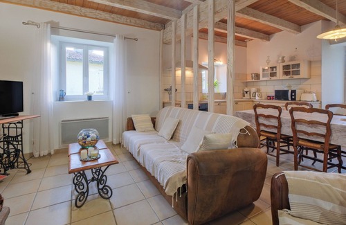 Allemans Casa | Casa rural 'Gîte Le Moutat-La Cave' con jardín privado y Wi-Fi