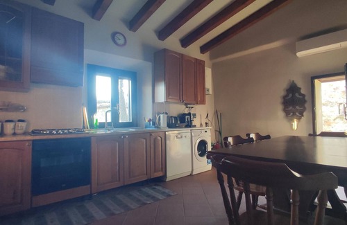 Loiano Casa | Casa de vacaciones 'Gnazzano Home' con vistas a la montaña, Wi-Fi y aire acondicionado