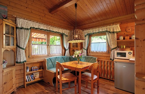 Gruenau Casa | Casa de vacaciones 'Haus Cürsgen - Blockhaus Jana' con terraza privada y Wi-Fi