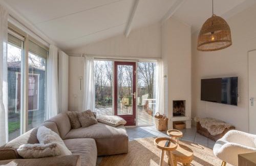 Petten Casa | Holiday Home in Petten near Sandy Beach