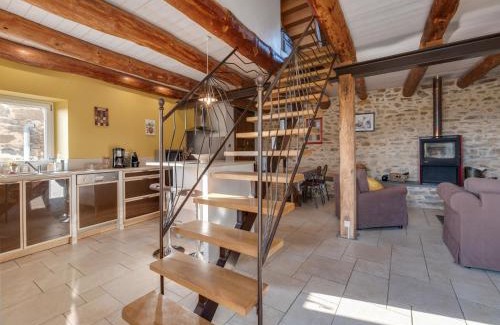 Saint-Beauzire Casa | Holiday Home in Saint-Beauzire with Garden and Private Terrace