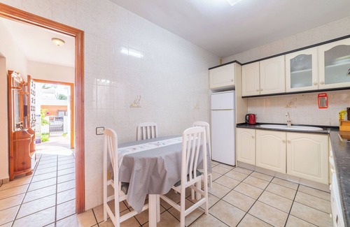 Nijar Casa | Casa de vacaciones 'La Buganvilla' con terraza privada, jardín privado y aire acondicionado