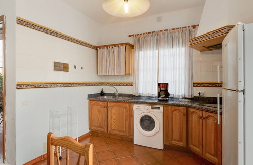 El Paso Casa | Casa de vacaciones 'La Casa Amarilla' con vistas a la montaña, jardín privado y Wi-Fi