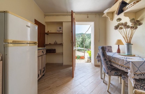 Quartu Sant'Elena Casa | Casa de vacaciones "La Casina Rurale - In Our Garden" con vistas a la montaña