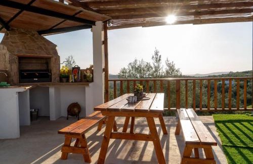 Cabra Casa | Holiday Home La Pedriza by Interhome