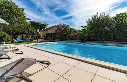 Le Cler Casa | Casa de vacaciones 'Maison En Pierre Piscine Clim' con piscina privada, Wi-Fi y aire acondicionado