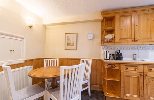 West Finchley Cabaña | Holiday Home of the Month! Finchley, Sleeps 5