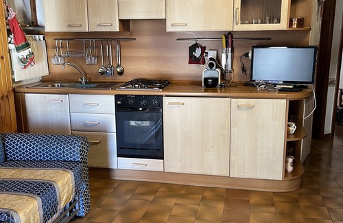 Ventasso Casa | Casa de vacaciones 'Passeggiando Nel Verde' con vistas al lago y balcón