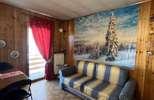 Ventasso Casa | Casa de vacaciones 'Passeggiando Nel Verde' con vistas al lago y balcón