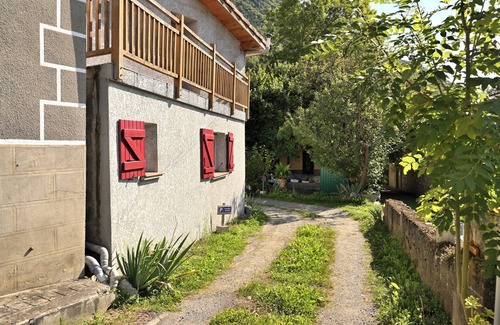 Barbazan Casa | Casa de vacaciones "Vallée De Barousse" con vistas a la montaña, terraza y jardín privados