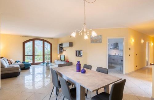 Cisano sul Neva Casa | Holiday Home Villa Trabbia by Interhome