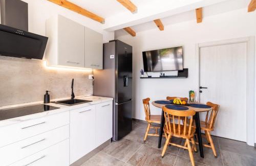 Rudine Casa | Holiday house Kristina with jacuzzi pool only for you