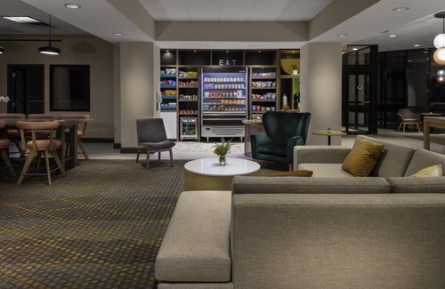 Dedham Hotel | Holiday Inn Boston - Dedham Hotel & Conference Center by IHG
