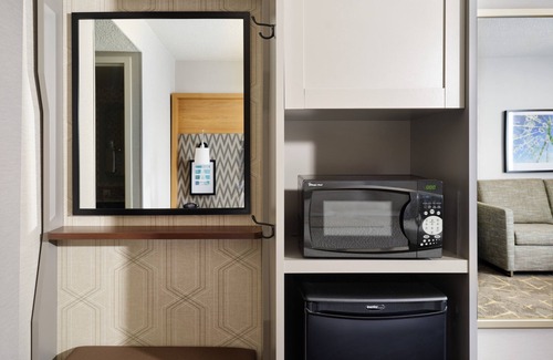 Dedham Hotel | Holiday Inn Boston - Dedham Hotel & Conference Center by IHG