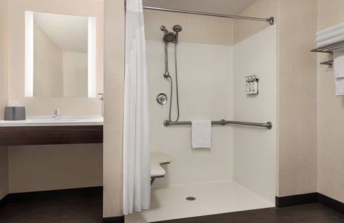 Milldale Hotel | Holiday Inn Cheshire - Southington by IHG