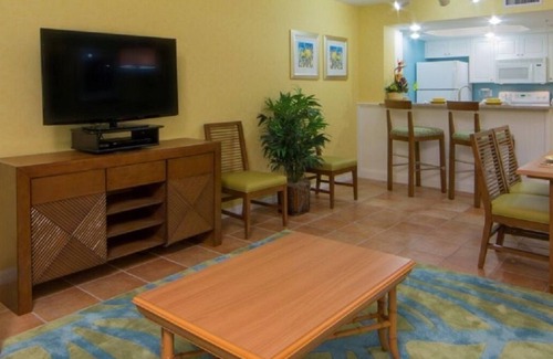 Port Canaveral Complejo | Holiday Inn Club Vacations Cape Canaveral Beach Resort 2 dormitorios, carreras de botes