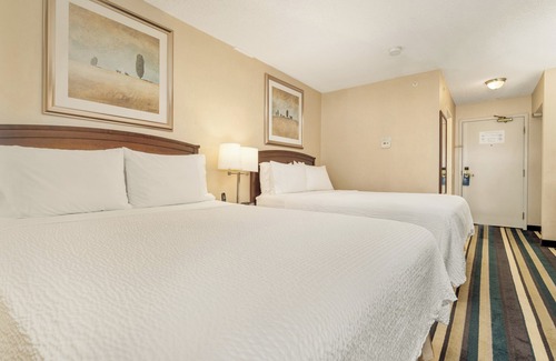 Southside Hotel | Holiday Inn Conference Center Edmonton South by IHG