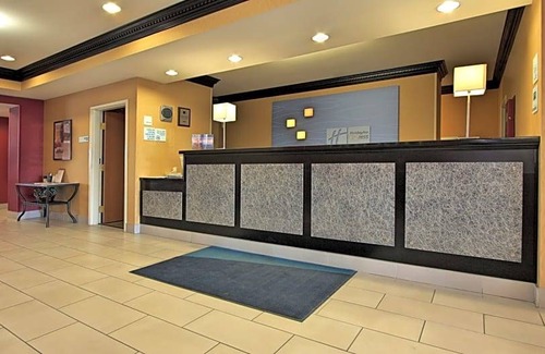 Defiance Hotel | Holiday Inn Express Hotel & Suites Defiance, an IHG Hotel