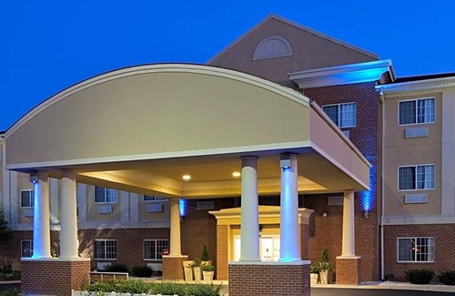 Defiance Hotel | Holiday Inn Express Hotel & Suites Defiance, an IHG Hotel
