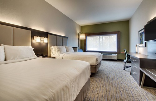Mount Pleasant Hotel | Holiday Inn Express & Suites Charleston NE Mt Pleasant US17 by IHG