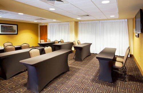 Davie Hotel | Holiday Inn Express and Suites Fort Lauderdale Airport West by IHG