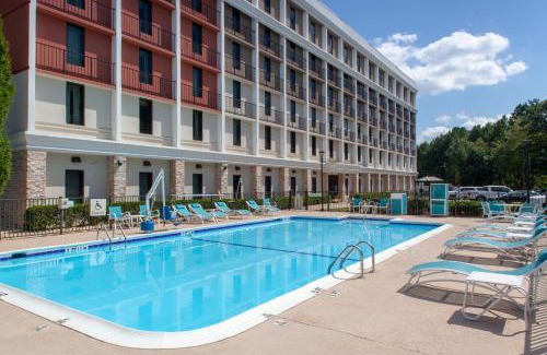 College Park Hotel | Holiday Inn Express Atlanta Airport-College Park by IHG