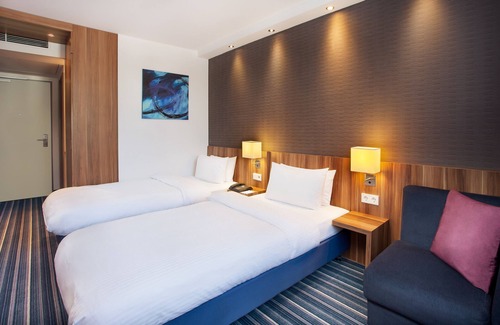 Innenstadt Hotel | Holiday Inn Express Augsburg by IHG