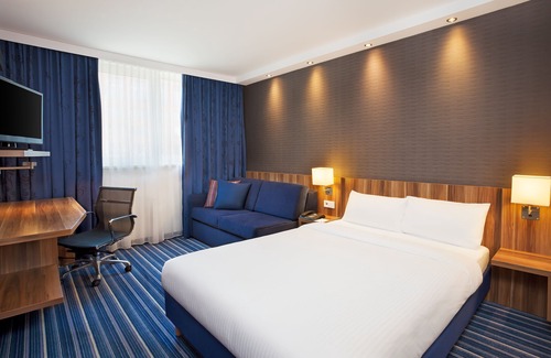 Innenstadt Hotel | Holiday Inn Express Augsburg by IHG