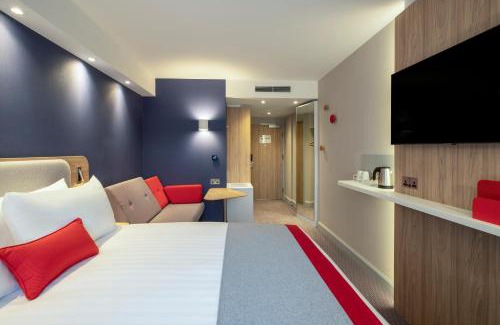 Cambourne Hotel | Holiday Inn Express Cambridge West - Cambourne by IHG