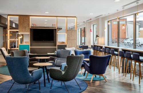 Cambourne Hotel | Holiday Inn Express Cambridge West - Cambourne by IHG