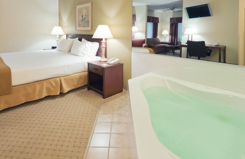 Evansville Hotel | Holiday Inn Express Evansville West by IHG