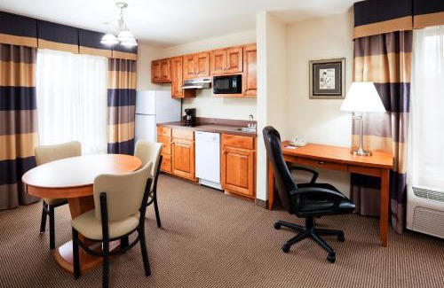 Forest City Hotel | Holiday Inn Express Forest City by IHG