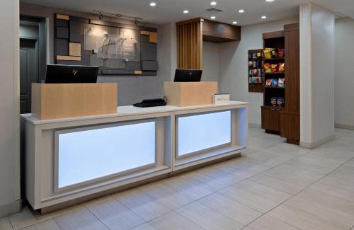 Raisin Hotel | Holiday Inn Express Fresno South by IHG