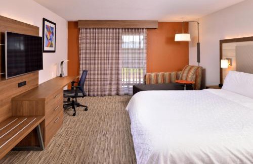 McKinleyville Hotel | Holiday Inn Express Hotel & Suites Arcata/Eureka-Airport Area by IHG