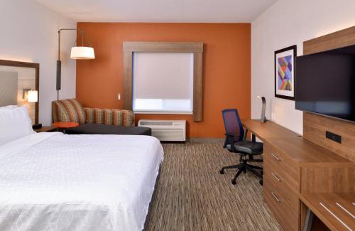 McKinleyville Hotel | Holiday Inn Express Hotel & Suites Arcata/Eureka-Airport Area by IHG