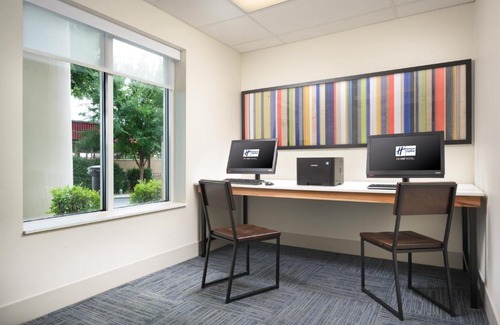 Downtown Chattanooga Hotel | Holiday Inn Express Hotel & Suites Chattanooga Downtown by IHG