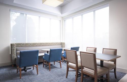 Downtown Chattanooga Hotel | Holiday Inn Express Hotel & Suites Chattanooga Downtown by IHG