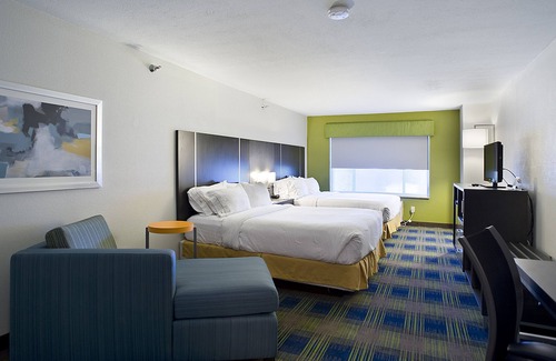 Vermillion Hotel | Holiday Inn Express Hotel & Suites Vermillion by IHG