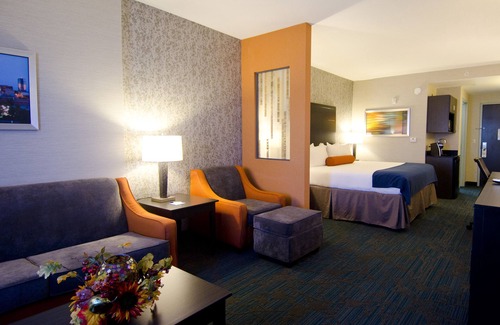 Knoxville Hotel | Holiday Inn Express Hotel & Suites Knoxville West -Papermill by IHG