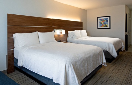 Raisin Hotel | Holiday Inn Express Hotel & Suites Fresno South by IHG