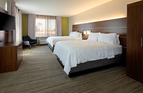 Raisin Hotel | Holiday Inn Express Hotel & Suites Fresno South by IHG