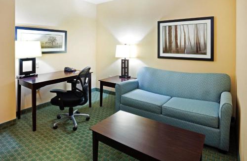 Newport Hotel | Holiday Inn Express Hotel & Suites Newport South by IHG