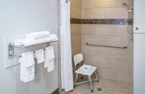 Oxford Hotel | Holiday Inn Express Hotel & Suites Oxford by IHG