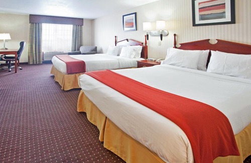 Wabash Hotel | Holiday Inn Express Hotel & Suites Wabash by IHG