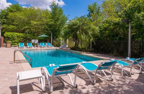 Bearss Plaza Hotel | Holiday Inn Express Hotel & Suites Tampa-Anderson Road-Veterans Exp by IHG